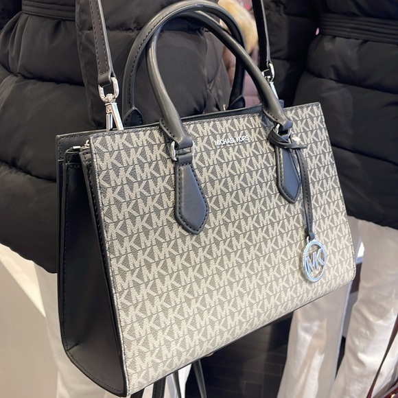 Michael Kors Sheila Medium Signature CZ Logo Satchel Crossbody Center Zip 
Black - Picture 15 of 16